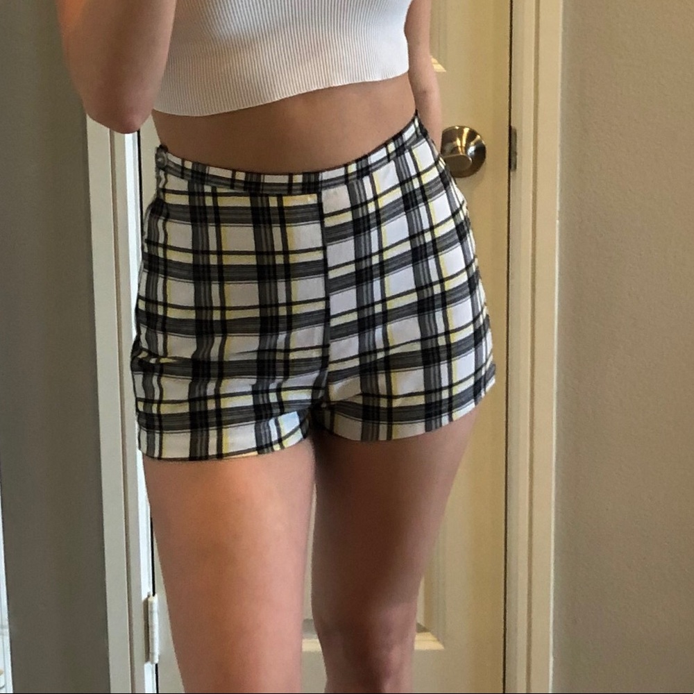 AMERICAN APPAREL PLAID SHORTS
